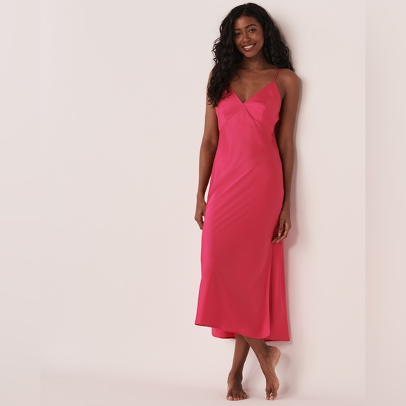 Satin dress - Picture 1 of 6